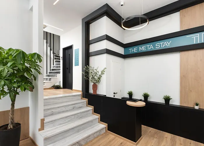 The Meta Stay - Backyard Oasis With Rooftop Access