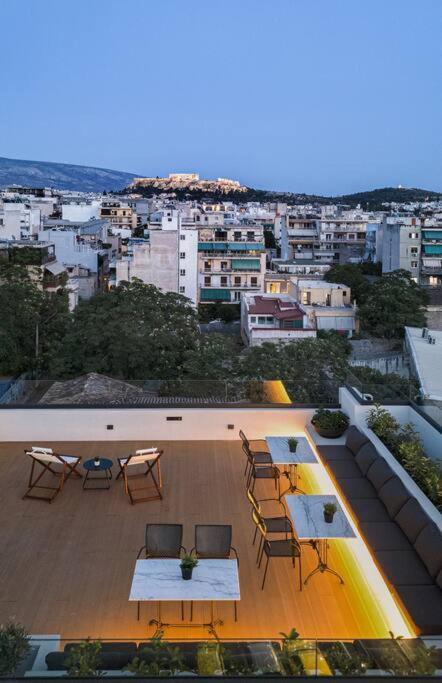 The Meta - Backyard Oasis With Rooftop Access Athen