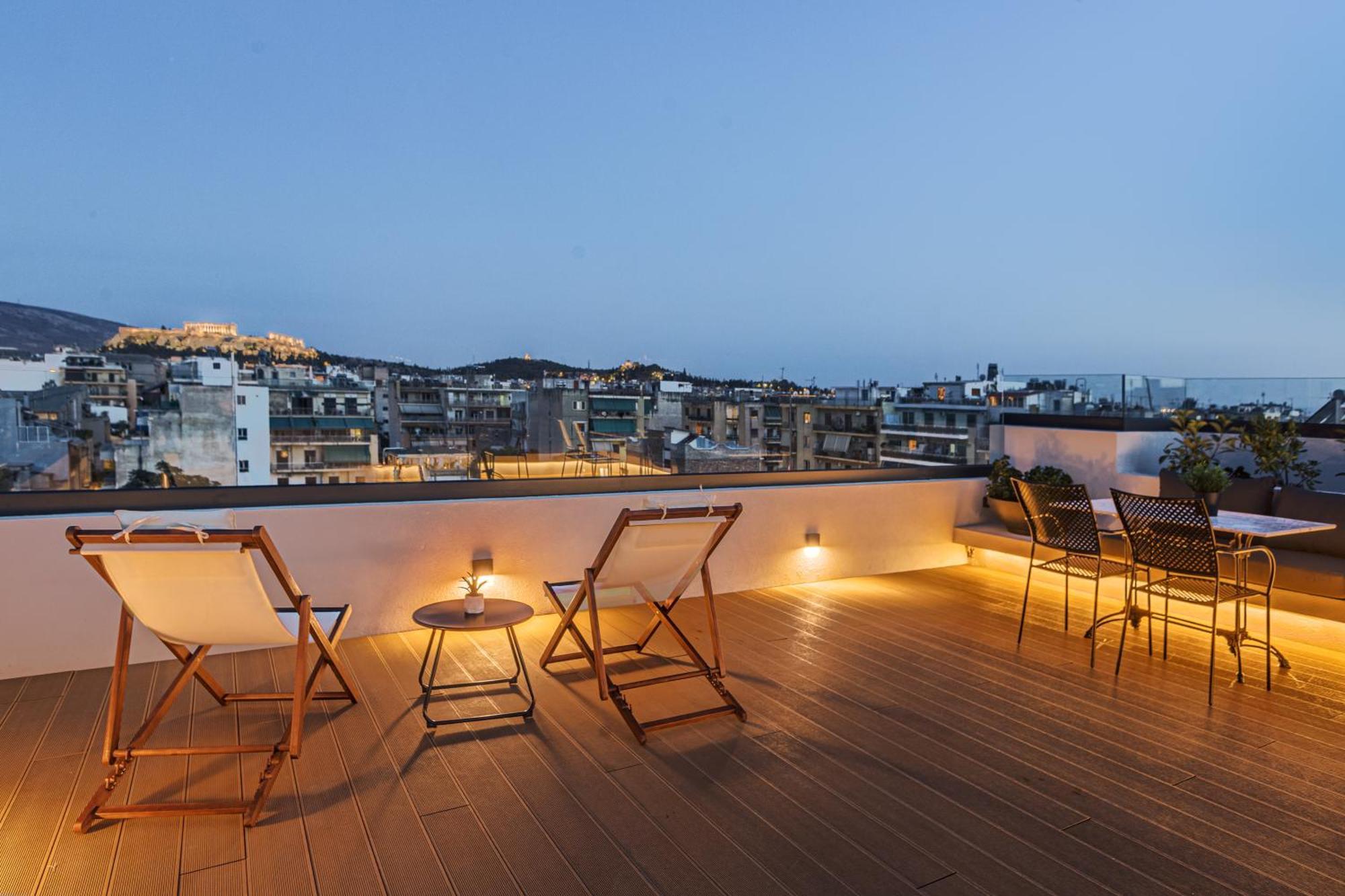 The Meta - Backyard Oasis With Rooftop Access * Athen